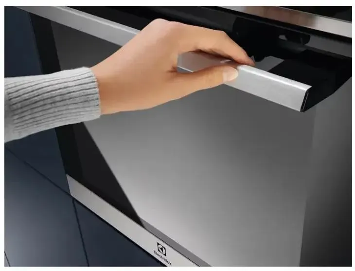 Духовой шкаф Electrolux EOE8P39WX — фото 3